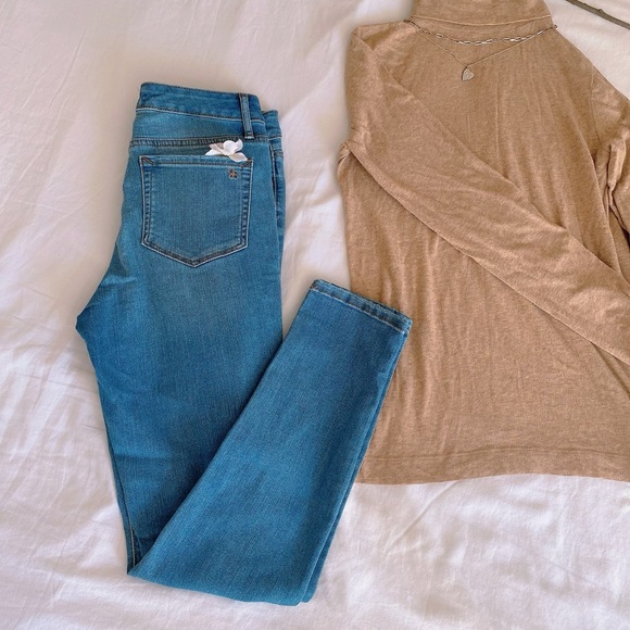 Jessica Simpson high rise forever rolled ankle jeans - Picture 10 of 14